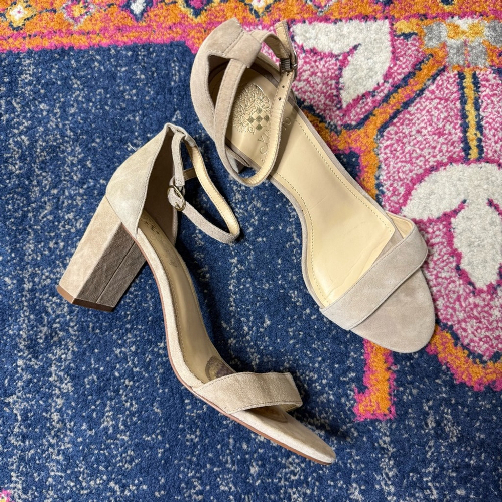 $10 Vince Camuto Monessa Suede Block Heel sz 10